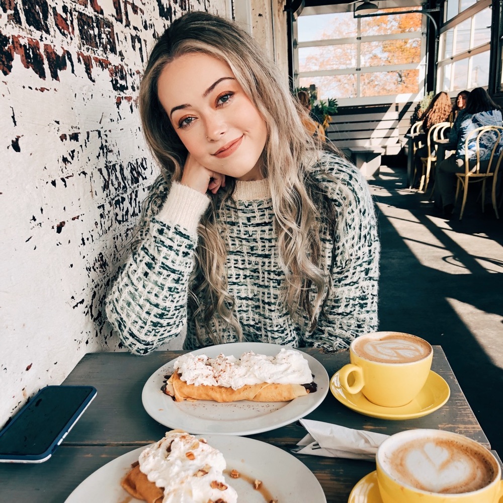 Meet your Posher, Brooke